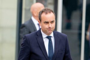 Il Lecornu bis lascia tutti scontenti. Macron abbandonato pure dai suoi