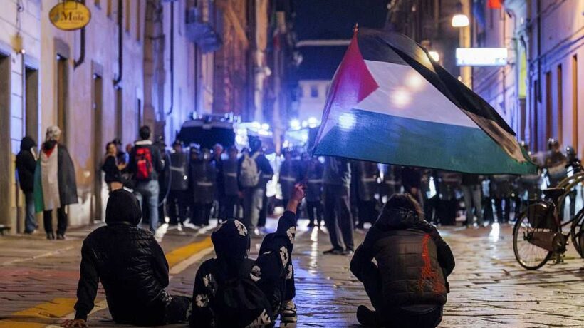 Gli antifa okkupano pure se la guerra è ormai finita. Salta il seggio per il voto