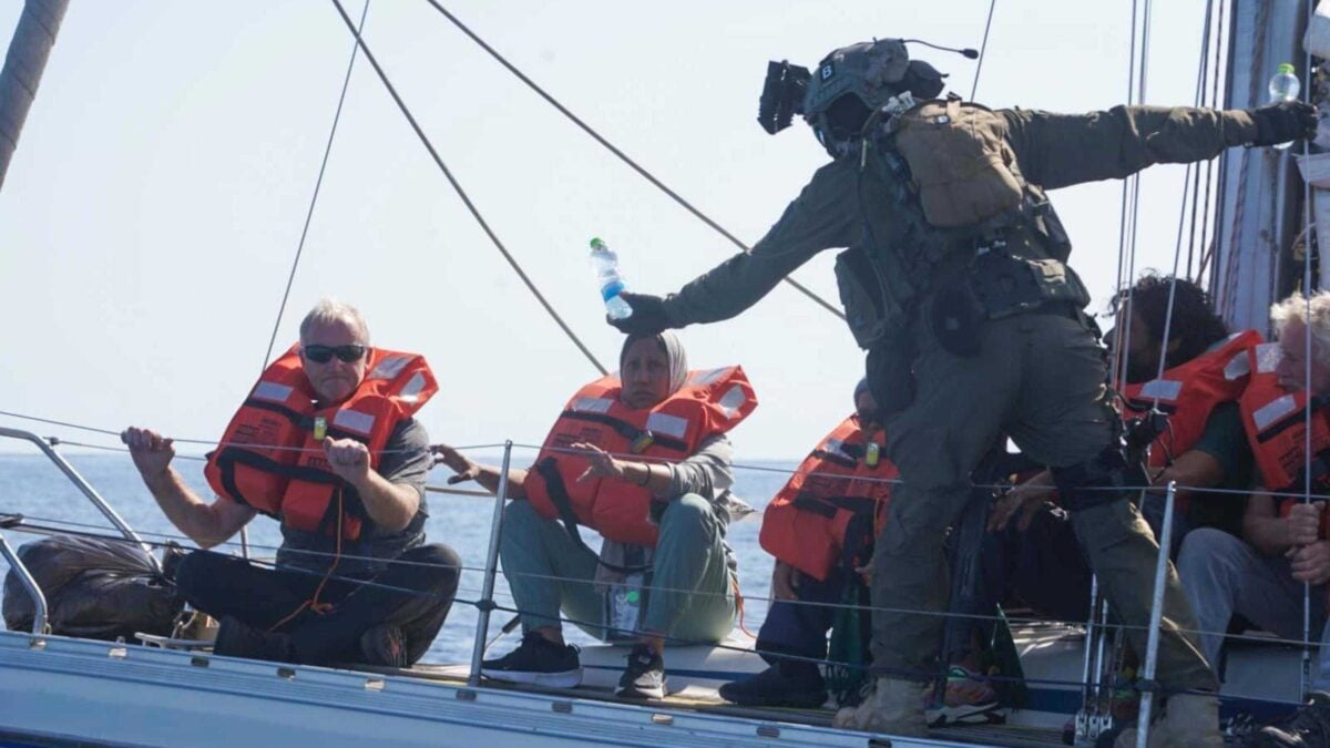 Tel Aviv denuncia la Flotilla: «A bordo nessun aiuto per gli abitanti della Striscia»