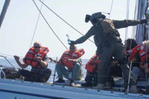 Tel Aviv denuncia la Flotilla: «A bordo nessun aiuto per gli abitanti della Striscia»