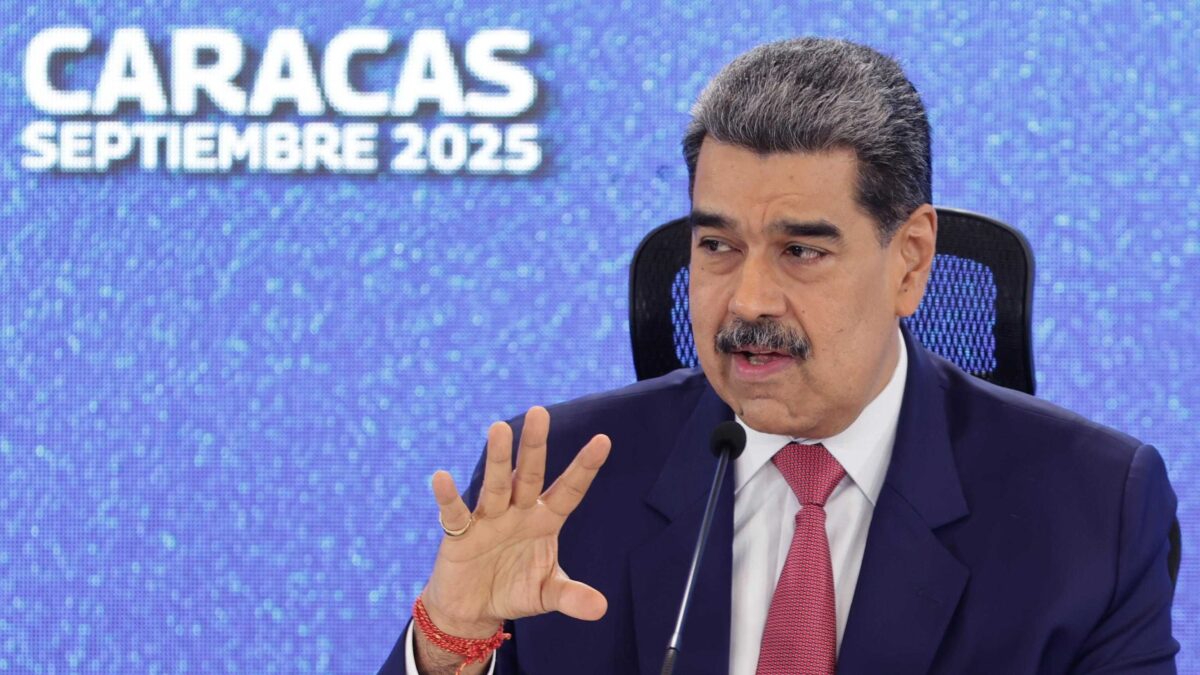 Si fa sempre più serrato il braccio di ferro tra Trump e Maduro