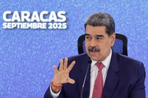 Si fa sempre più serrato il braccio di ferro tra Trump e Maduro