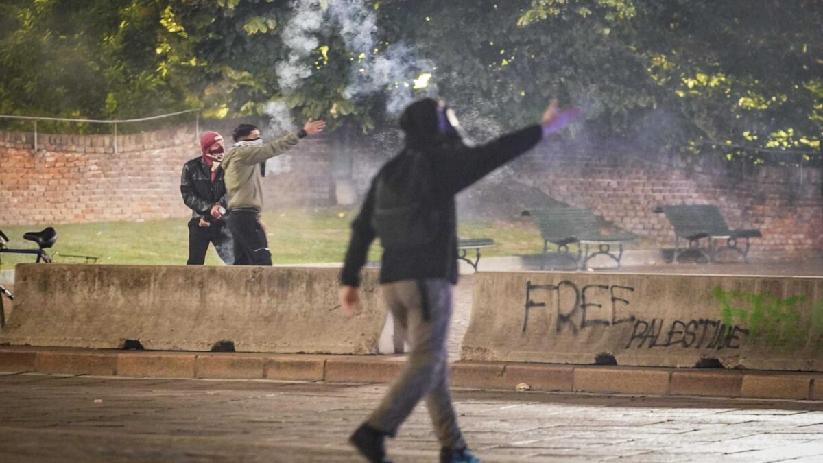 I centri sociali stanno fomentando i maranza per creare il caos in Italia
