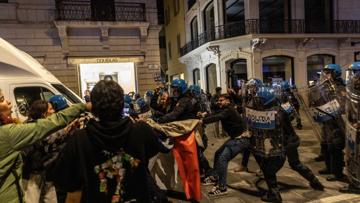 Piazze devastate, «vaffa» al ministro. Ecco la «resistenza» targata pro Pal