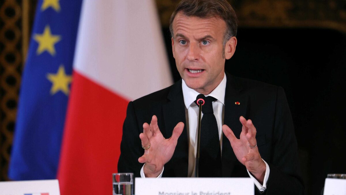 Macron, premier e bilancio in un weekend