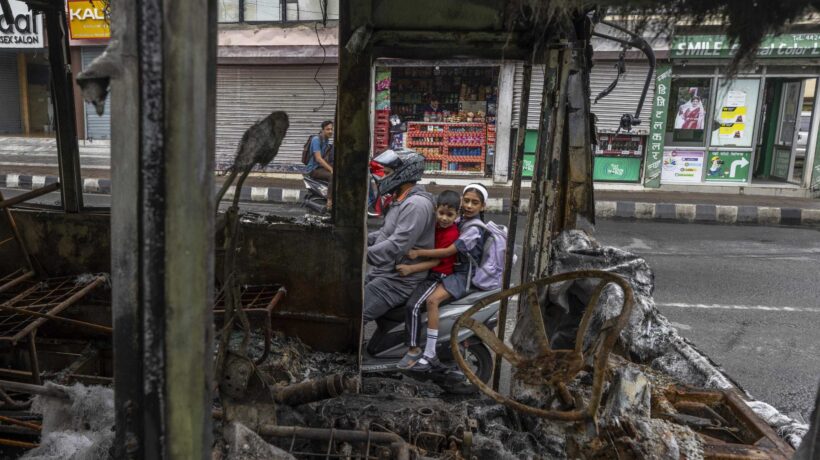 Kathmandu all'indomani della rivolta della Generazione Z nel settembre 2025 (Ansa)