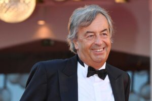 Il piangina Burioni dà l’addio ai social