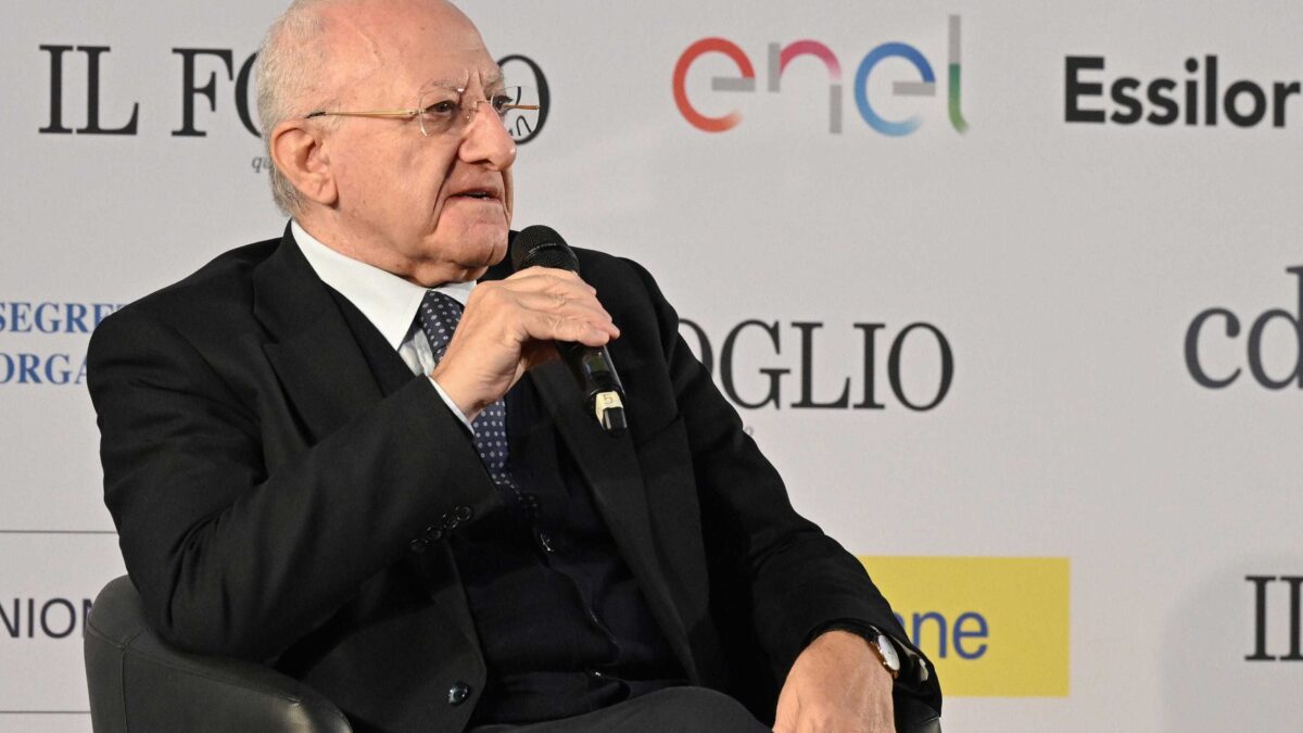 Regalone della Consulta a De Luca