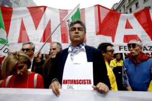 Caro Fiano, il fascismo non c’entra. Quei violenti sono rossi: diciamolo