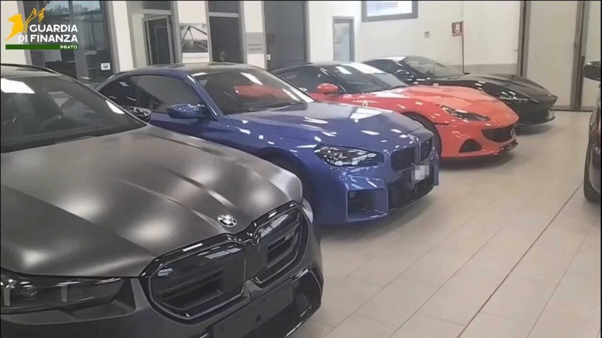 Traffico di auto di lusso: la GdF scopre un illecito da 43 milioni