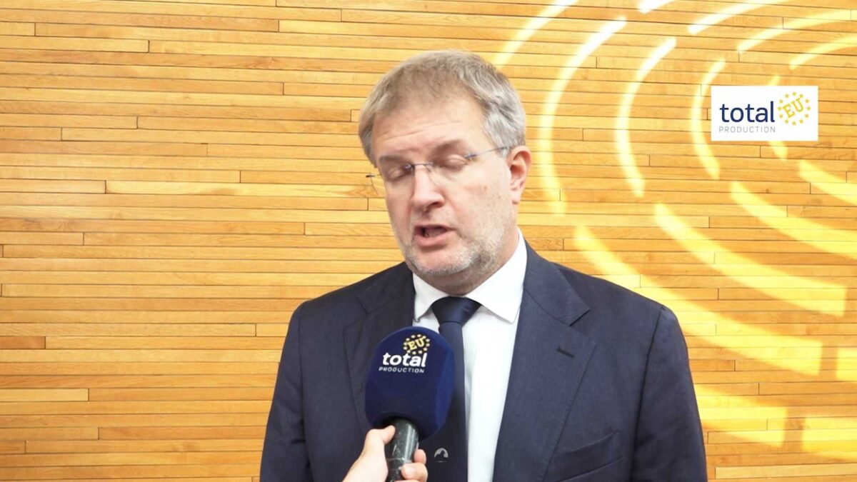 Fidanza: «E-car non è la soluzione. Le industrie lombarde con l’elettrico rischiano di chiudere»