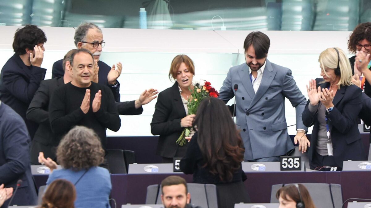 L’okkupatrice Salis vince l’impunità e brinda alle martellate degli Antifa