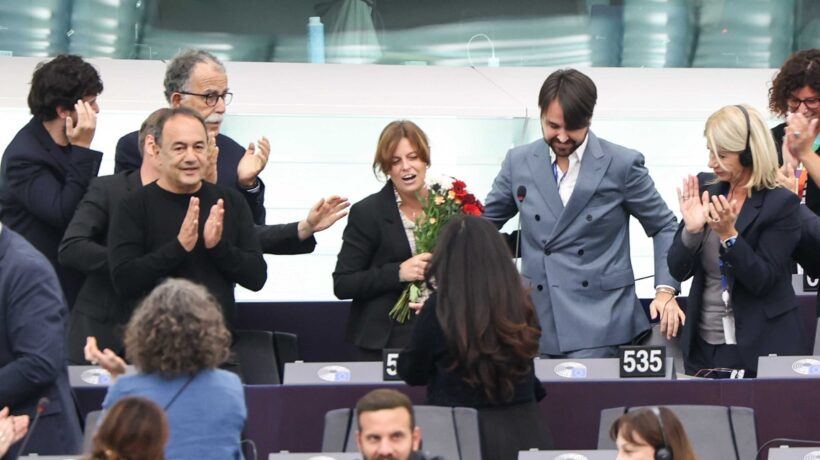 L’okkupatrice Salis vince l’impunità e brinda alle martellate degli Antifa