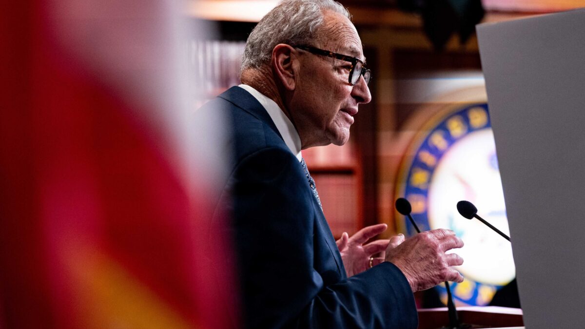 Niente accordo fra partiti sul debito. Mezza America chiude i battenti
