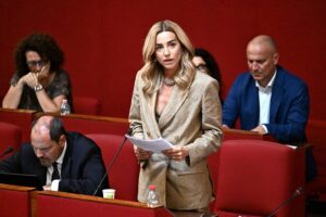 La Salis premia chi vuol appendere i nemici