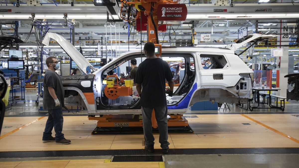 La paura dei dazi spinge Stellantis a investire negli Usa altri 10 miliardi