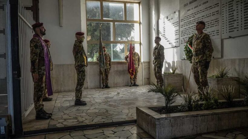 Cerimonia all'interno della caserma Vannucci (Esercito Italiano)