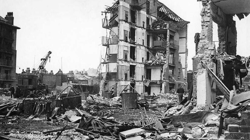 Effetti di una V-2 su un quartiere di Londra all'inizio del 1945