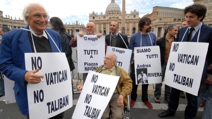 La corsa a normare rapporti e affetti rende la Chiesa un esempio di laicità