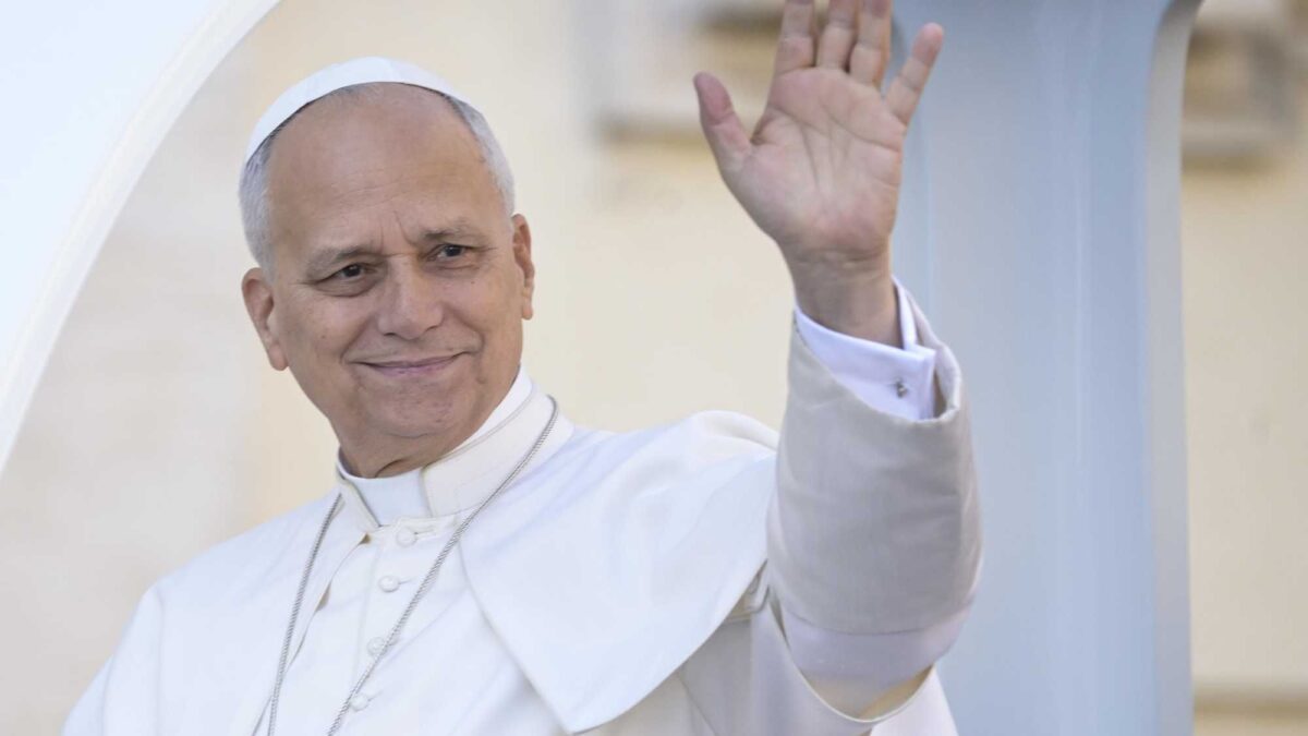 Il Papa: «Il sesso coniugale rafforza l’amore»