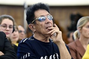 L’Anm si vede già senza poteri e recluta perfino Bennato contro la riforma