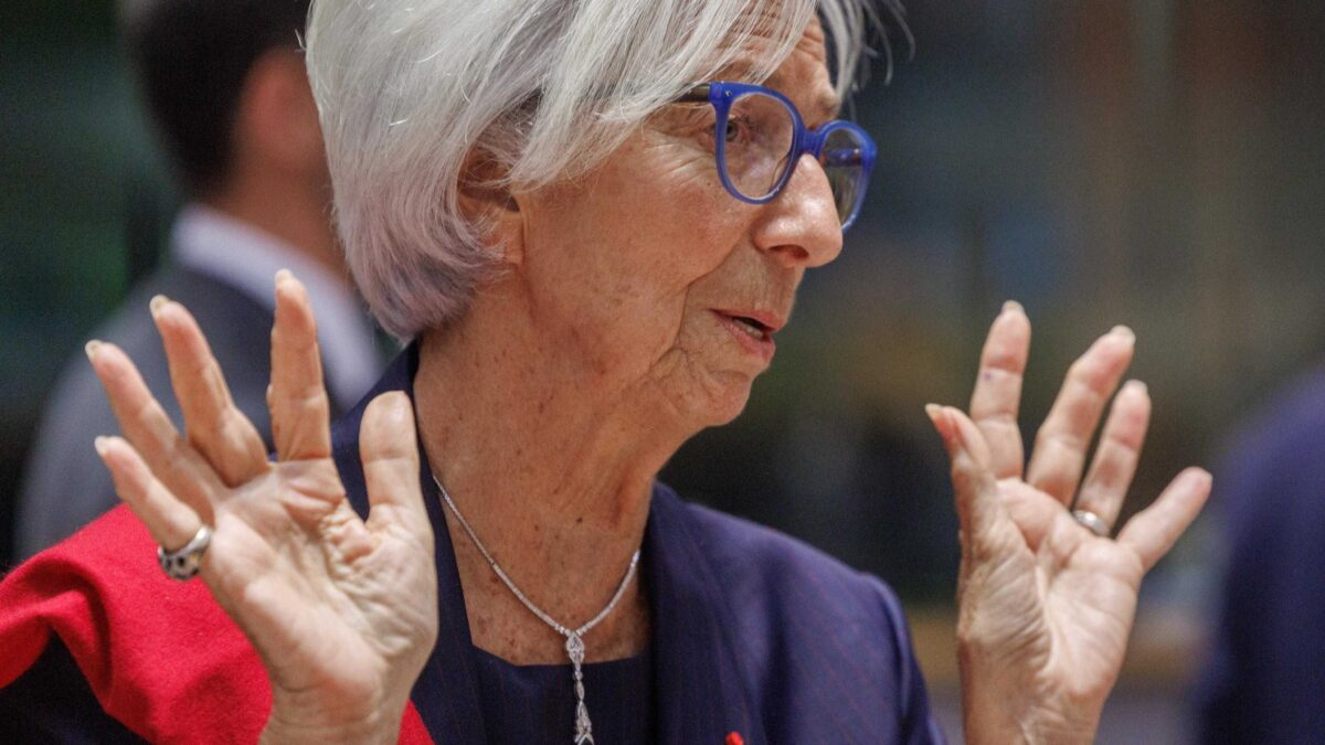 Lagarde spudorata: «Parigi meglio di Roma»