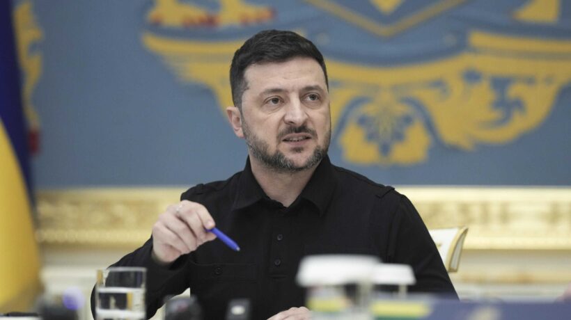Il suo armadio di scheletri era aperto. Eppure Zelensky è stato trattato da eroe