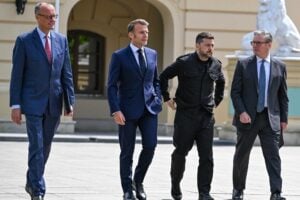 L’Ue e i volenterosi ora fanno a gomitate. Ma neppure Kiev crede al contro-piano
