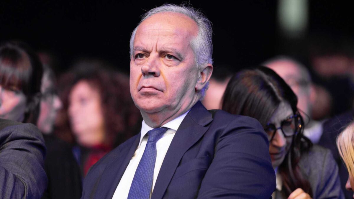 Piantedosi risponde a Lepore: «I danni li paghi chi ha distrutto»