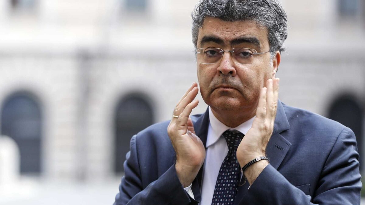 Fiano vede «nero» e diventa un censore. Vanno bene solo i dogmi progressisti