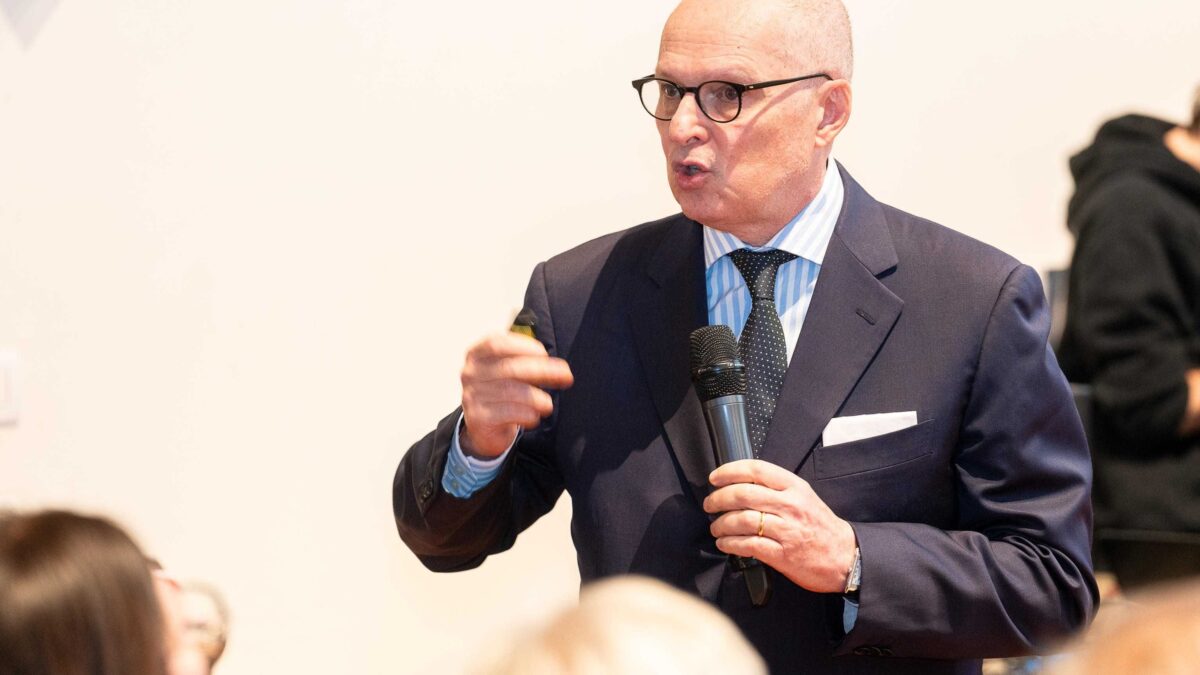 La confessione di Ricciardi: green pass voluto dai francesi