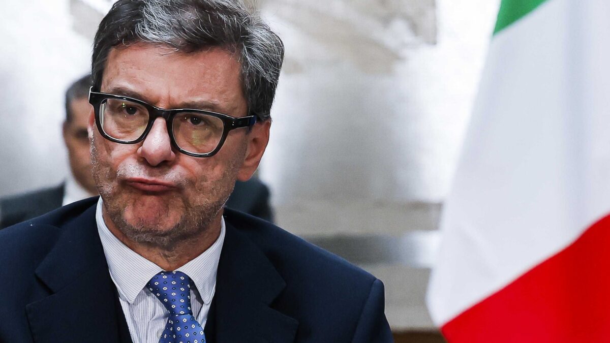 Manovra ritoccata: più Irap sulle banche. No all’extra tassa per gli affitti brevi