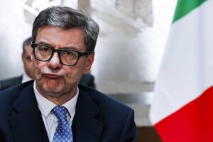 Manovra ritoccata: più Irap sulle banche. No all’extra tassa per gli affitti brevi