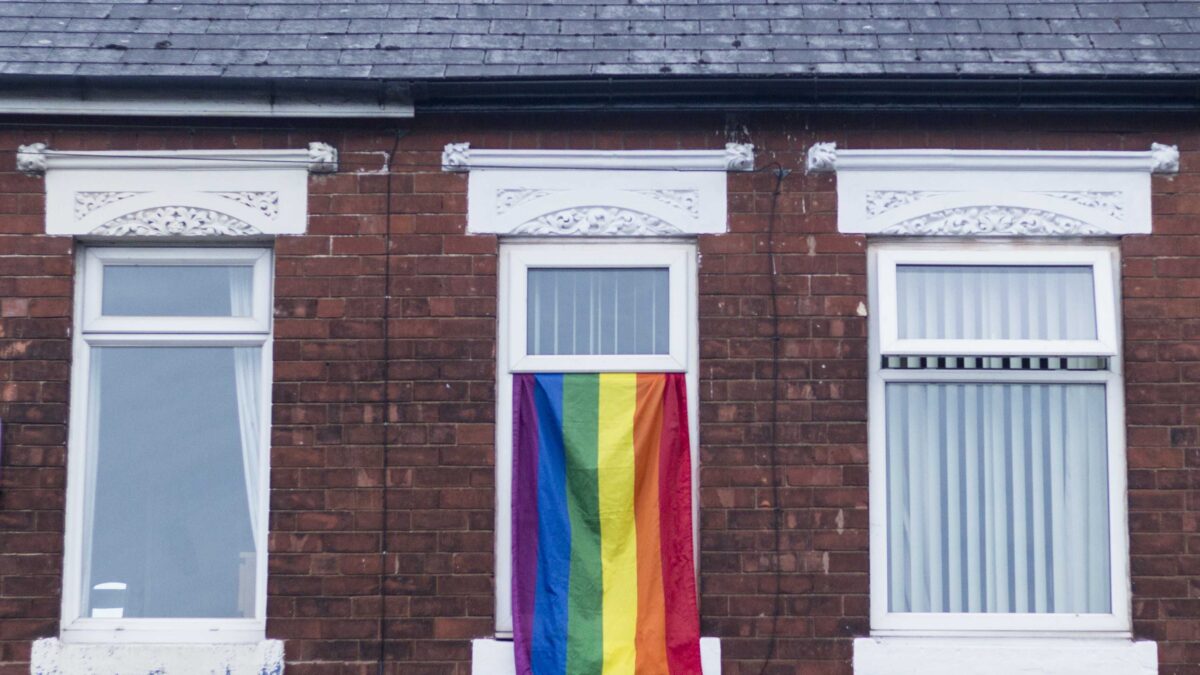 La discriminazione al contrario: «Qui si affitta solo a donne e gay»