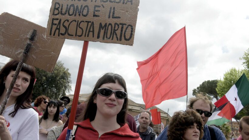 L’antifascismo da operetta si è fermato ai cori di Parma
