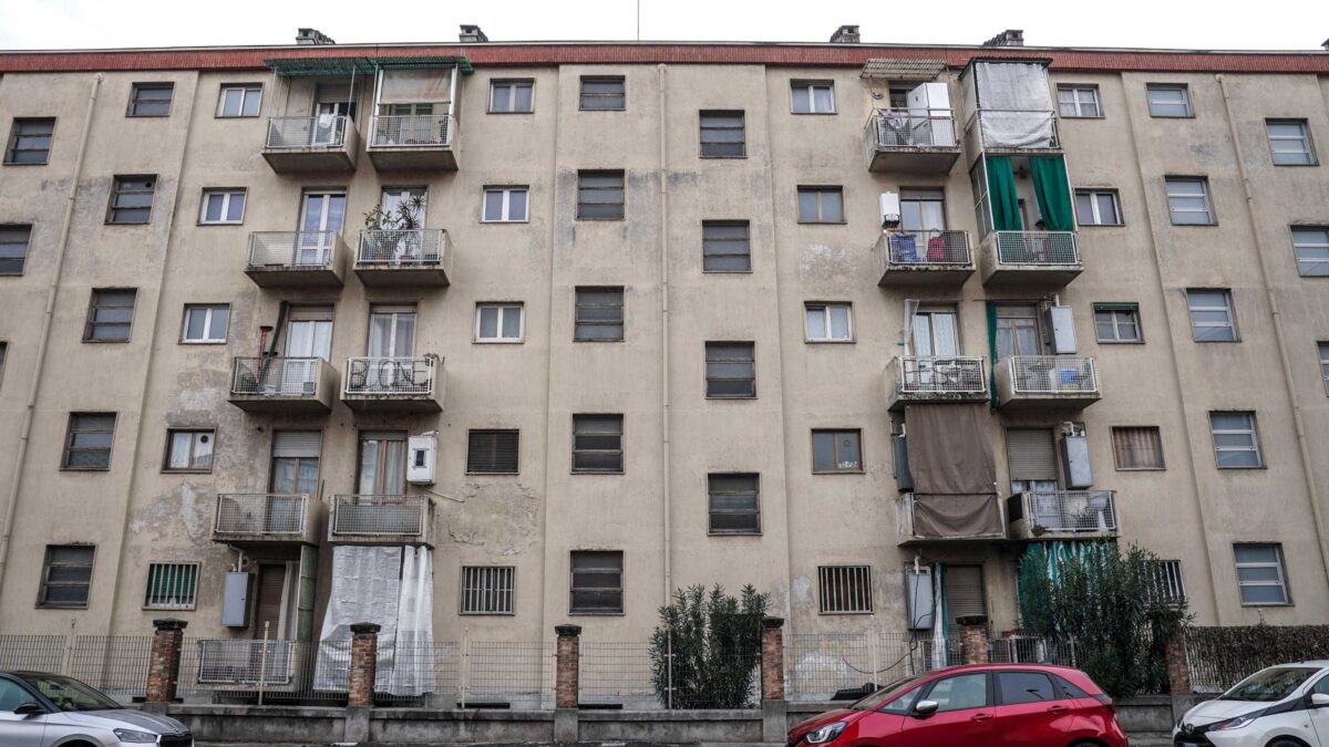 La sinistra si batte per dare gli appartamenti popolari agli stranieri senza lavoro