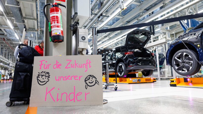 Automotive al verde nell’Europa del green. Volkswagen licenzia Elkann senza batterie