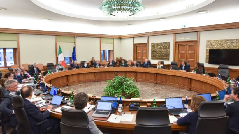 I giudici vogliono imporci come vivere. E se li contrasti commetti lesa maestà