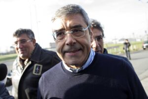Totò Cuffaro torna sotto inchiesta: chiesto l’arresto per appalti truccati