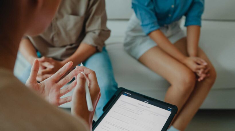 Psico-test ai genitori, migliaia di figli a rischio