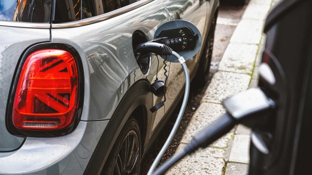 I veicoli elettrici non fanno calare la CO2
