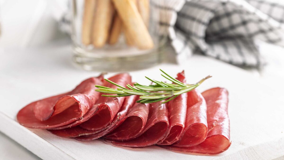 Magri, nutrienti, proteici. Bresaola e carpaccio sono sempre più apprezzati anche da chi fa sport
