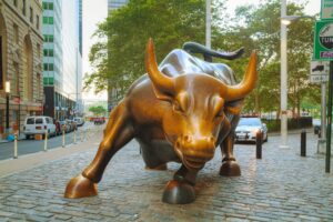 Donald ce l’ha fatta: shutdown sbloccato. Volano tutte le Borse, su anche oro e cripto