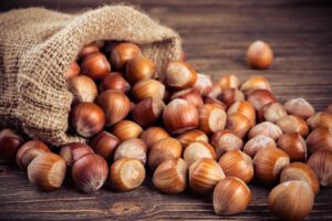 Da sgranocchiare o in versione «dolce». Le nocciole sono un simbolo di italianità