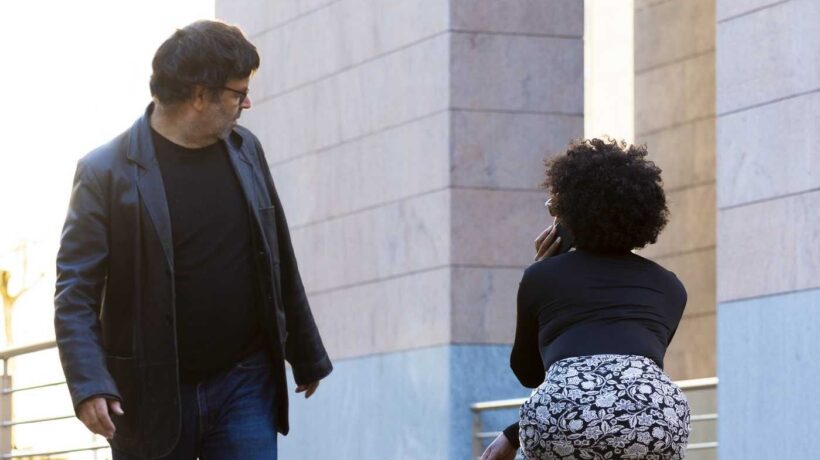 Fischi o differenza d’età. A sinistra il maschio è un eterno molestatore