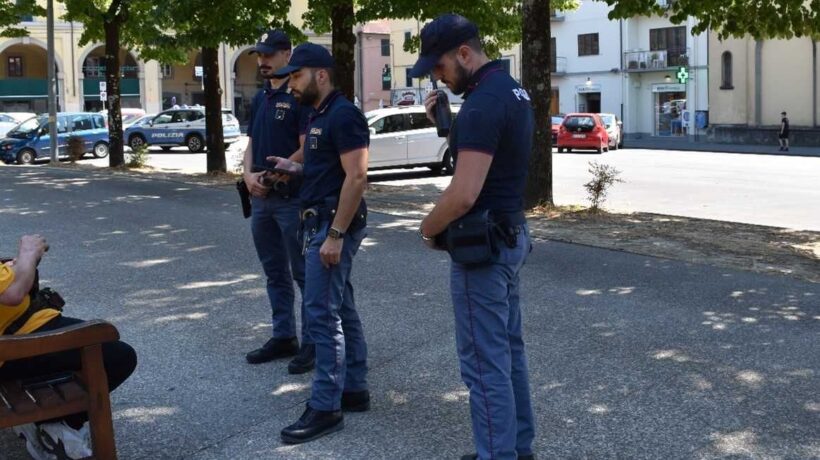 Faide etniche a Prato. Scontri fra bande con machete e pistola