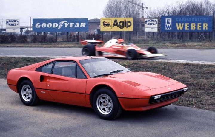 Una 308 GTB in pista (Ferrari Media)