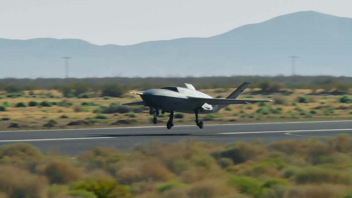 Gli stormi intelligenti: come i droni da combattimento stanno cambiando la guerra aerea
