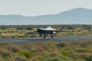Gli stormi intelligenti: come i droni da combattimento stanno cambiando la guerra aerea