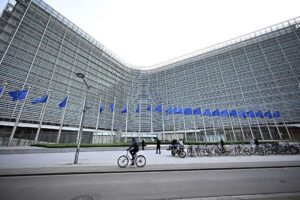 L’Unione europea assomiglia sempre di più alle autocrazie che dice di osteggiare